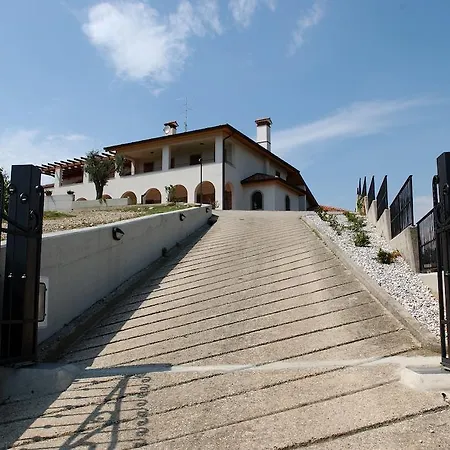 Agriturismo Casa Shangri-la San Giovanni al Natisone